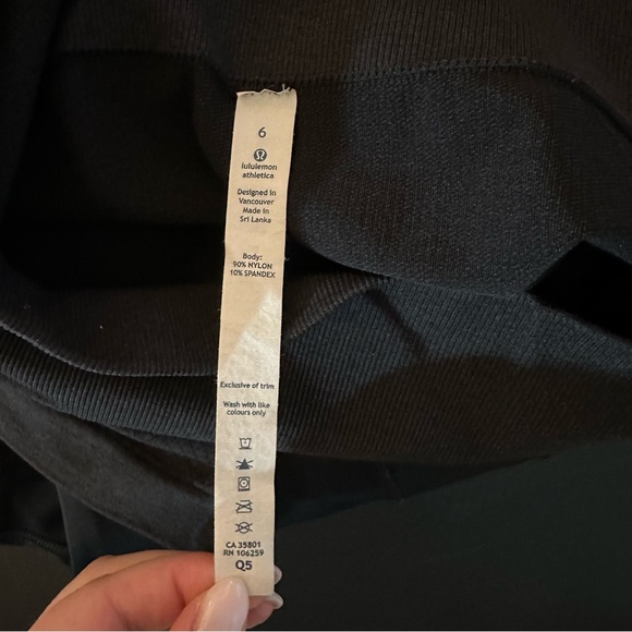 lululemon athletica Cropped Black Leggings - Picture 6 of 7